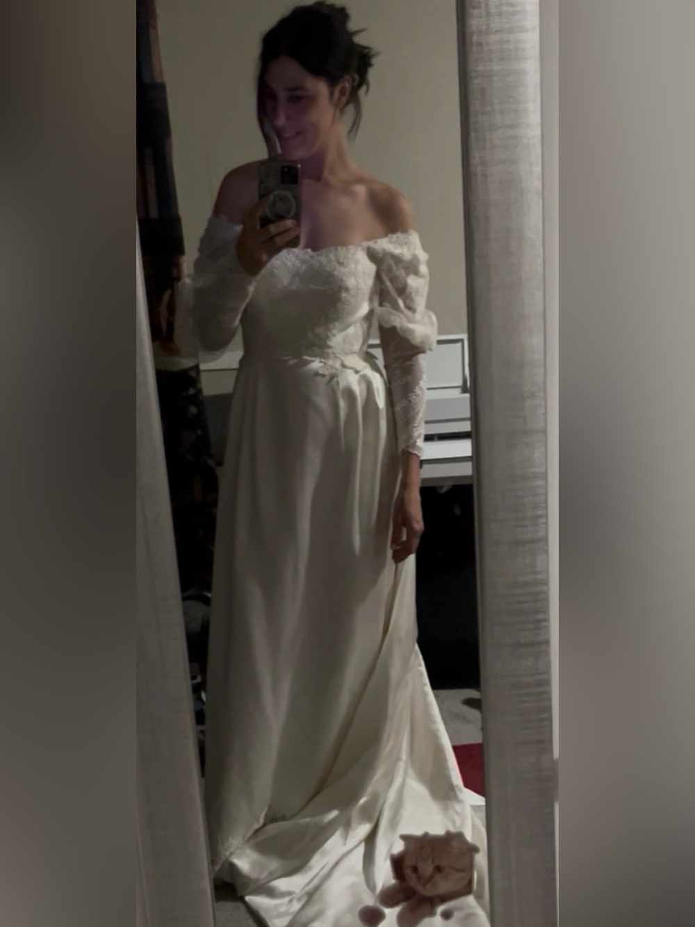 House of Bianchi Vintage Ivory Lace Bridal Gown, Rare - Picture 12 of 15